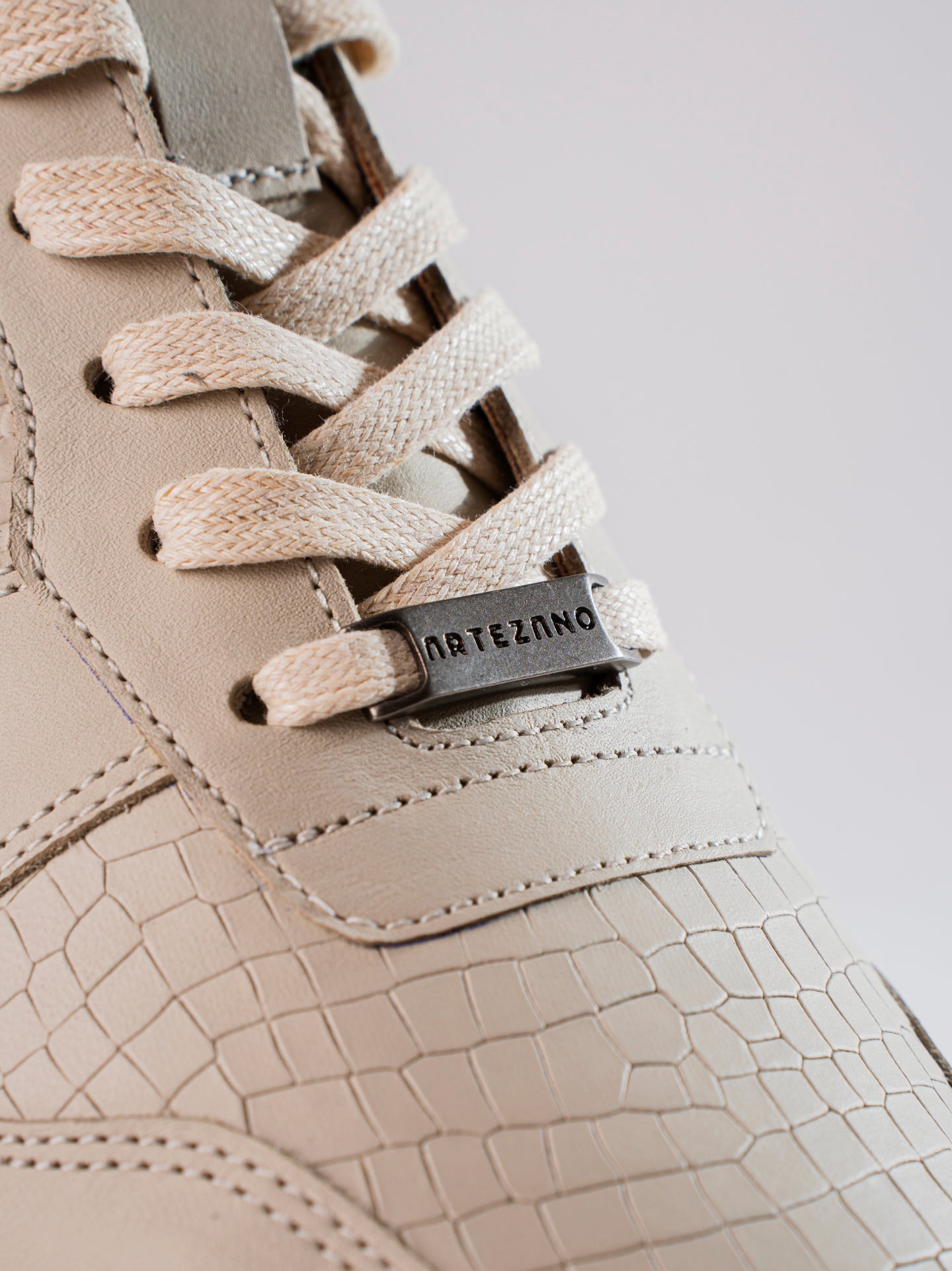 SNEAKERS MAIN - MARFIL