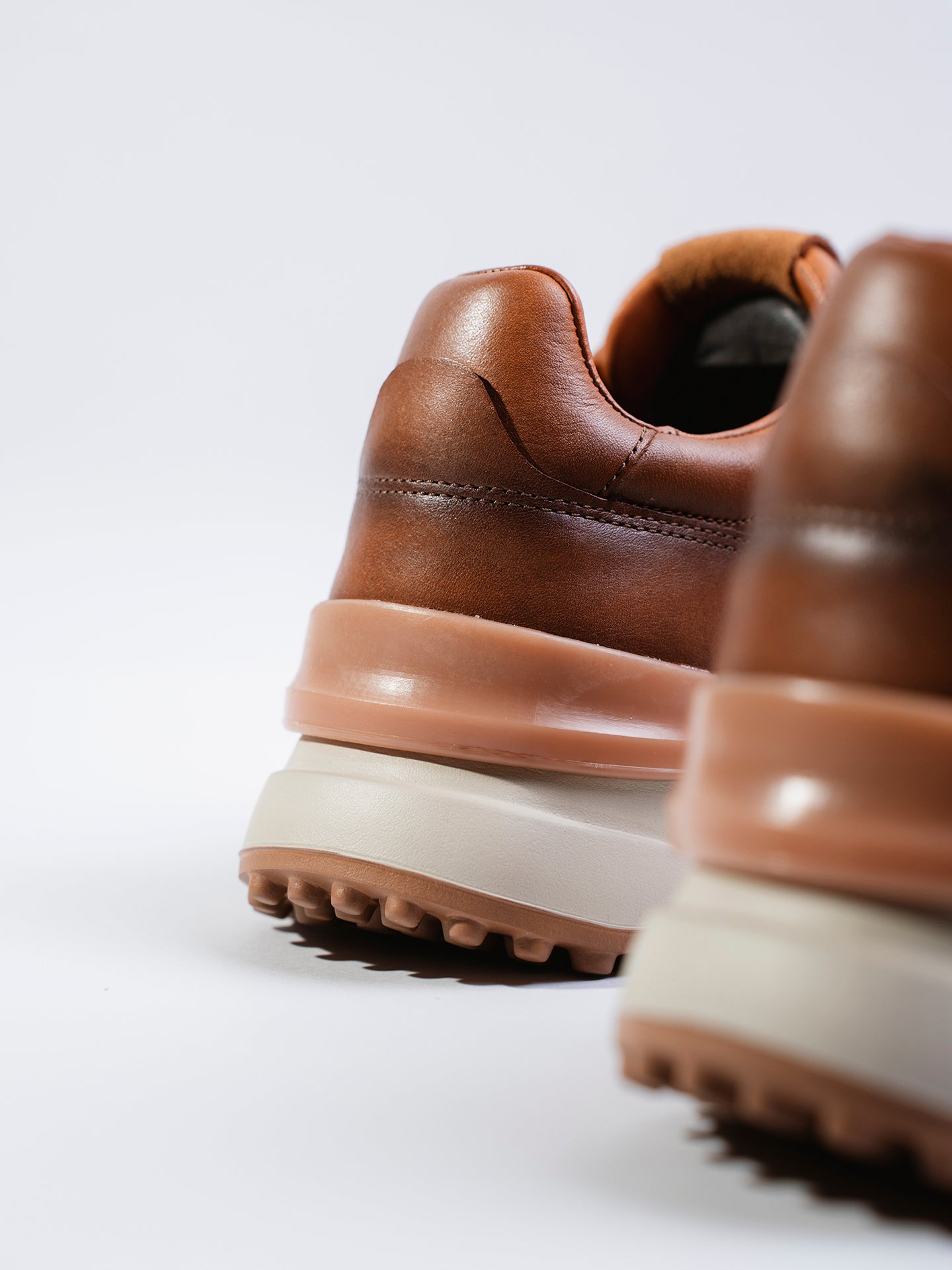 SNEAKER ESSENCE - MIEL