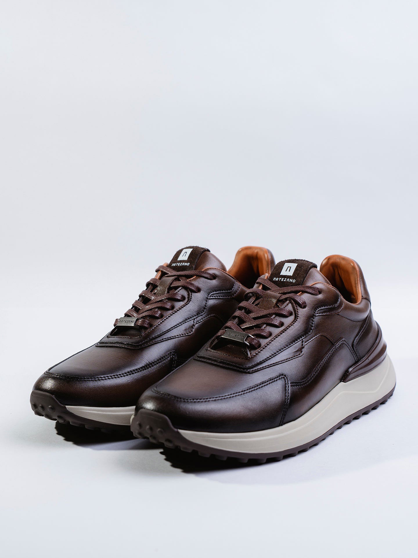 SNEAKER ESSENCE - TAUPE OSCURO