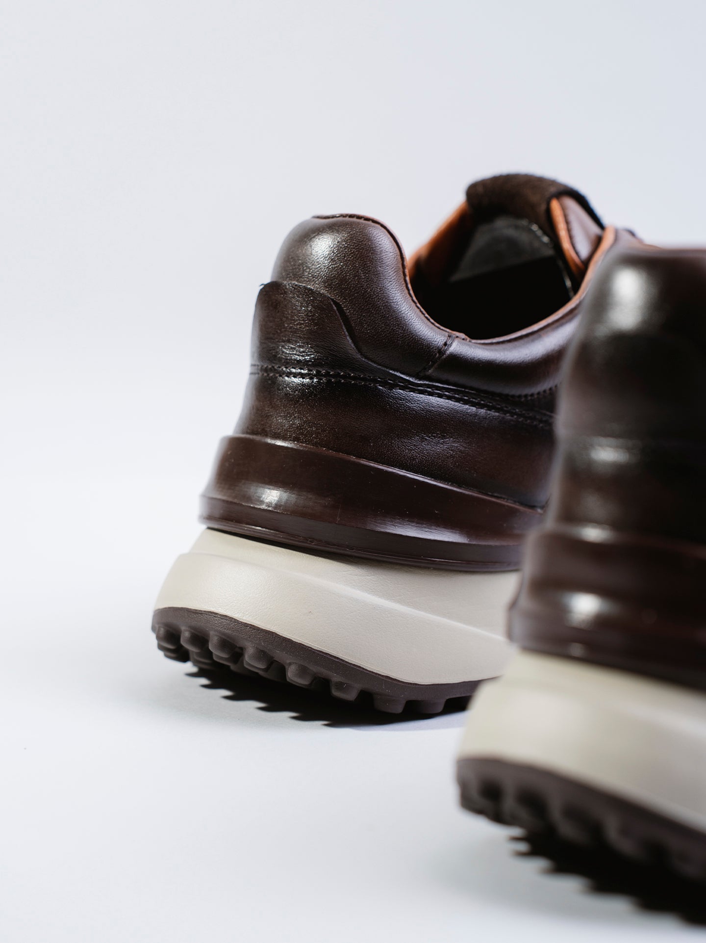 SNEAKER ESSENCE - TAUPE OSCURO