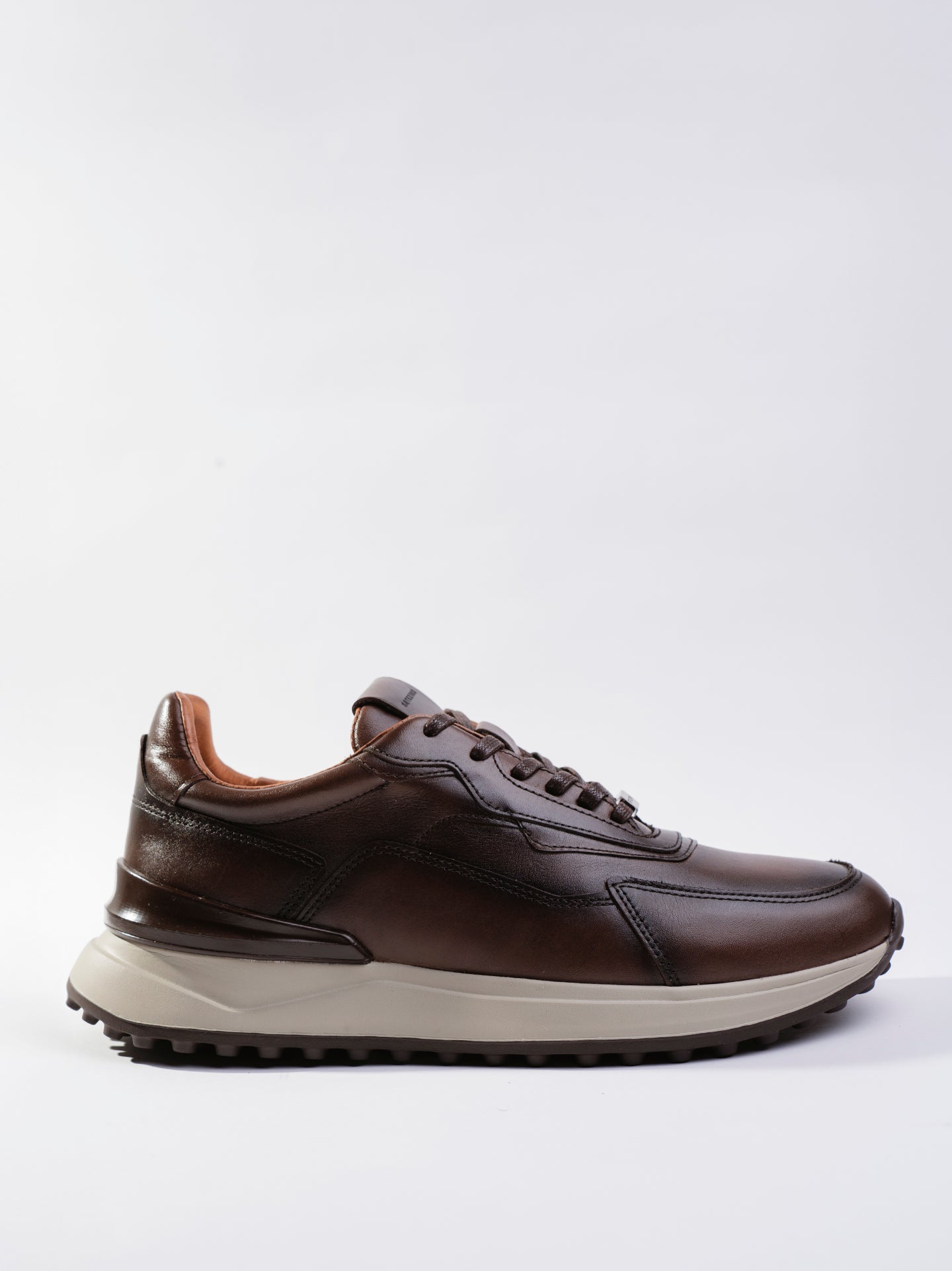 SNEAKER ESSENCE - TAUPE OSCURO