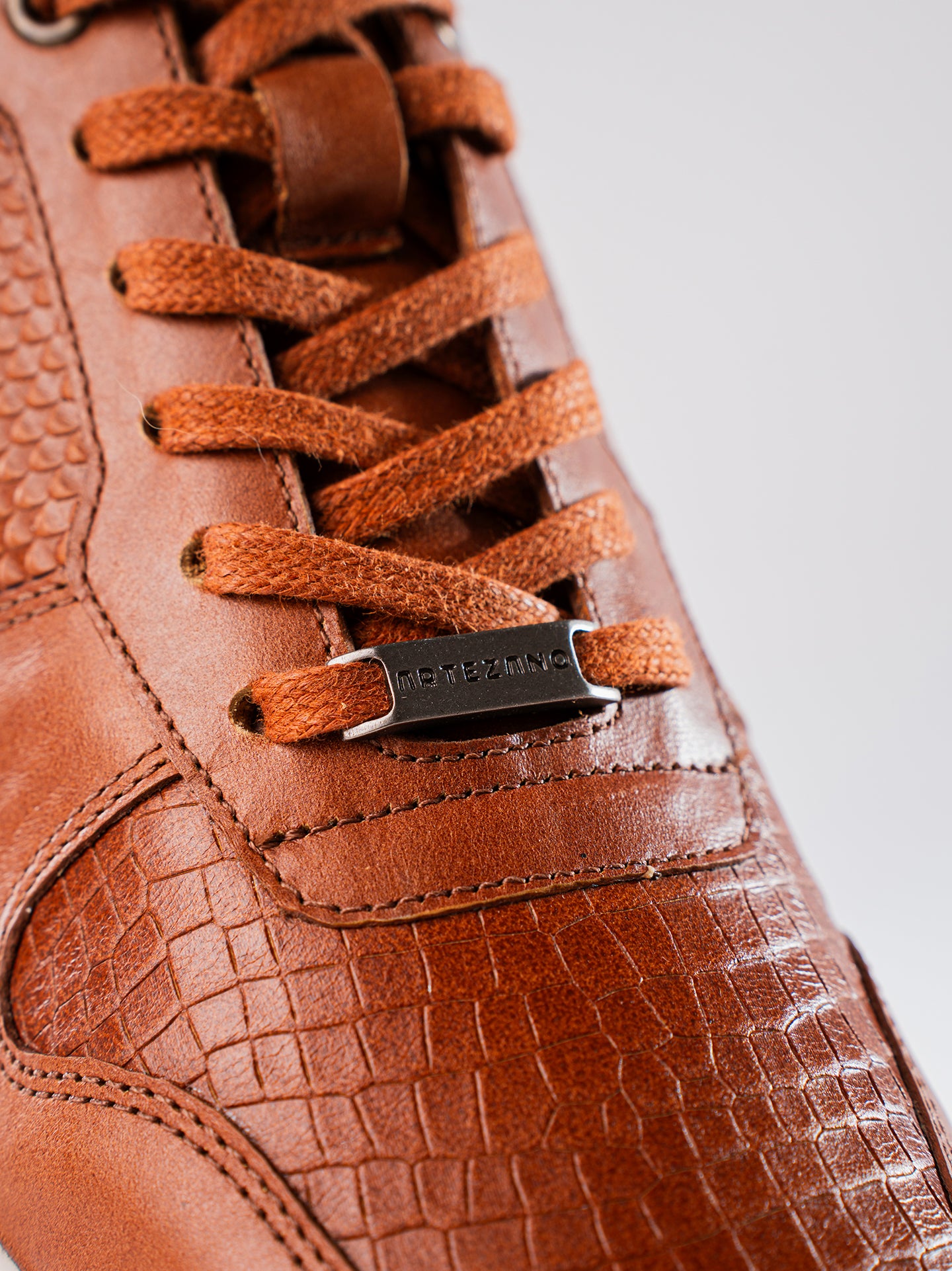 SNEAKERS MAIN - MIEL