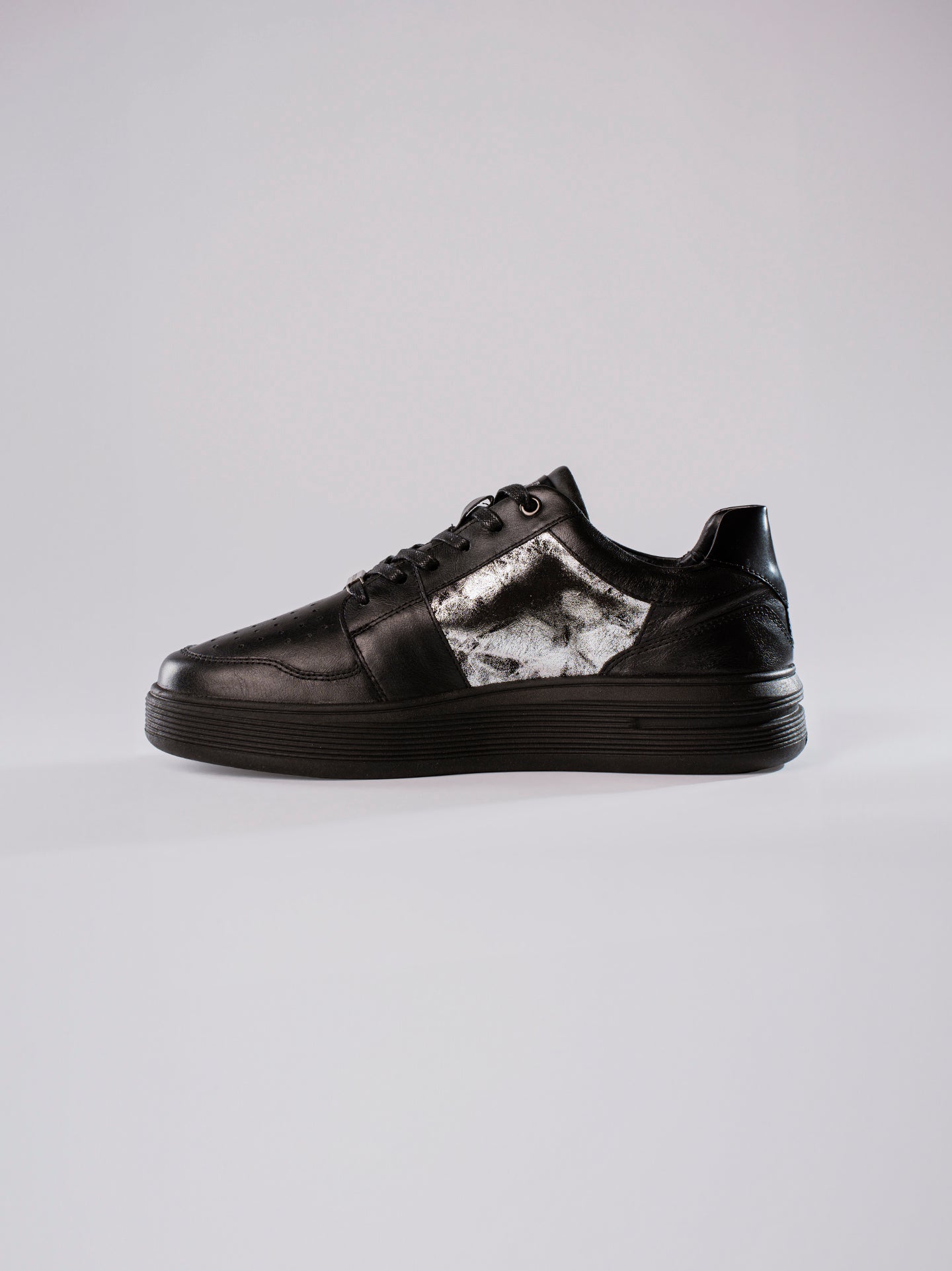 SNEAKERS LUXO - NEGRO PLOMO
