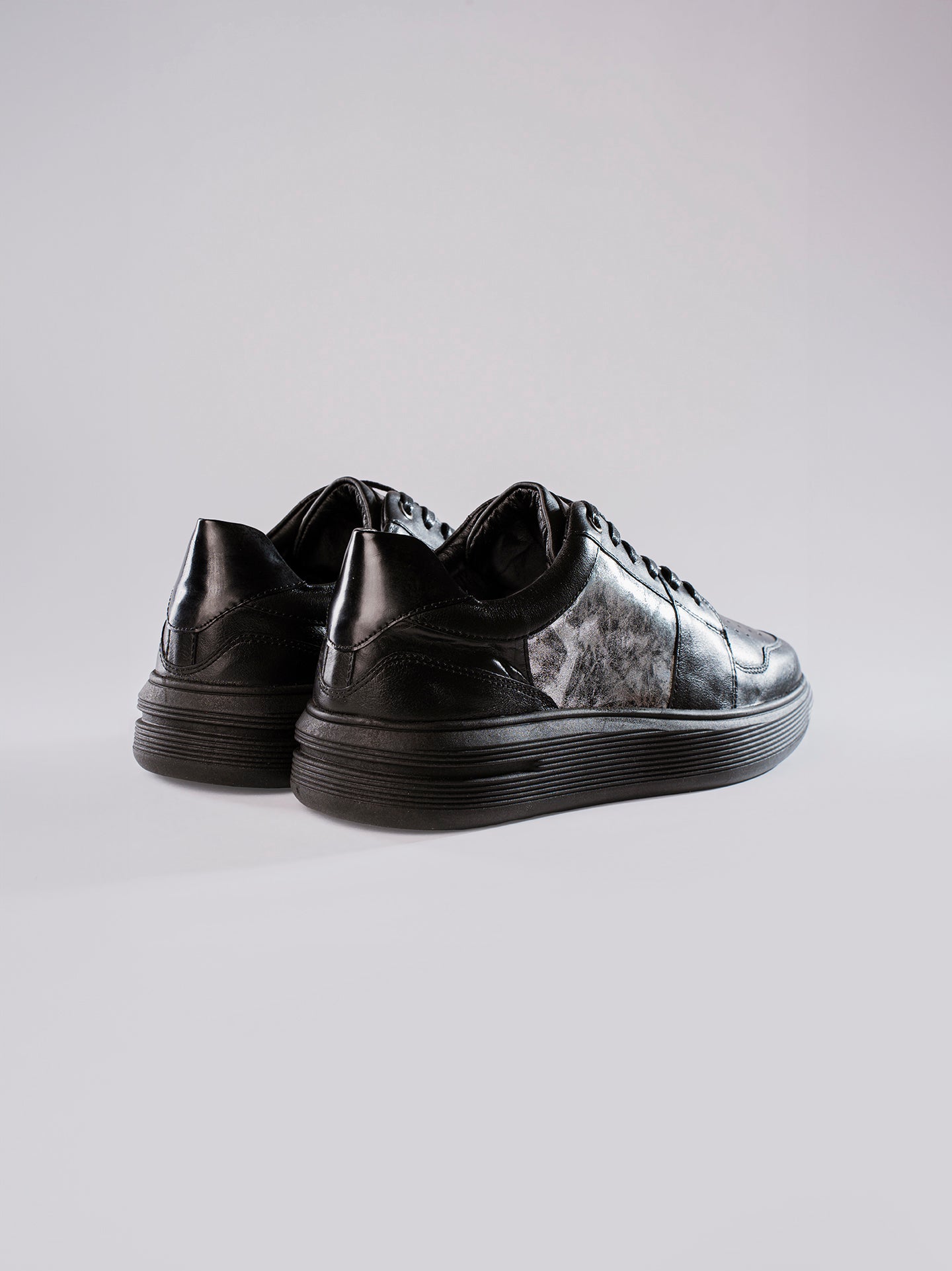 SNEAKERS LUXO - NEGRO PLOMO
