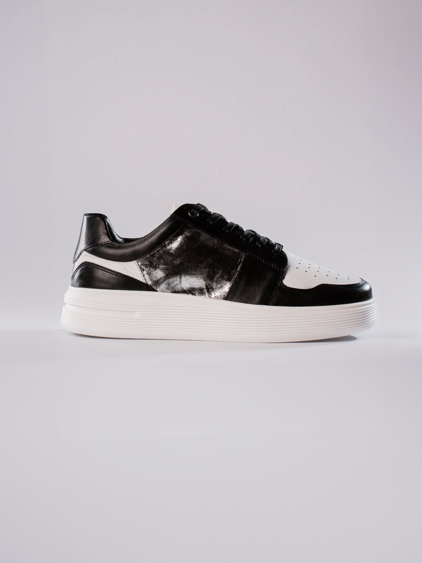 SNEAKERS LUXO - NEGRO BLANCO
