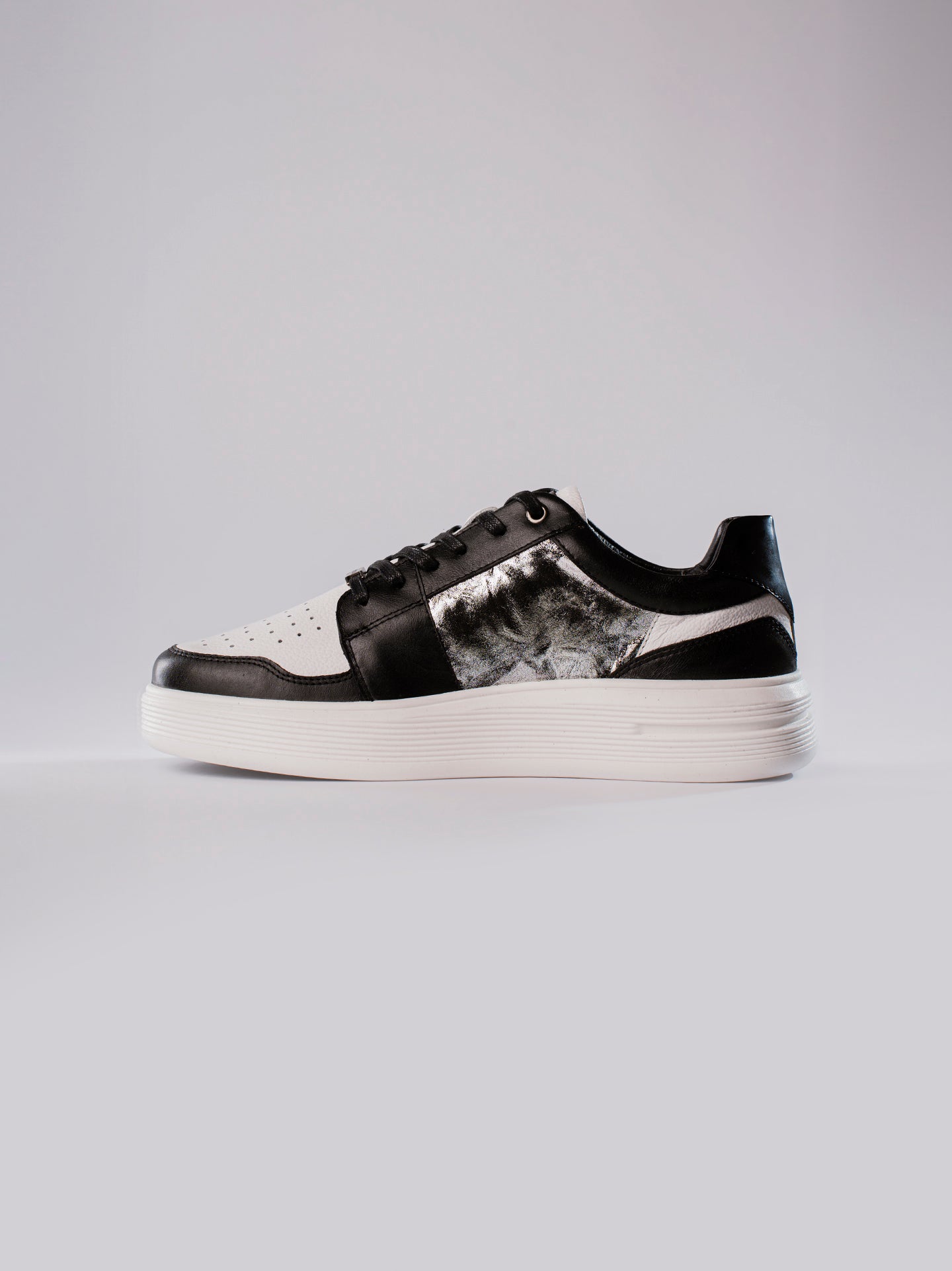 SNEAKERS LUXO - NEGRO BLANCO