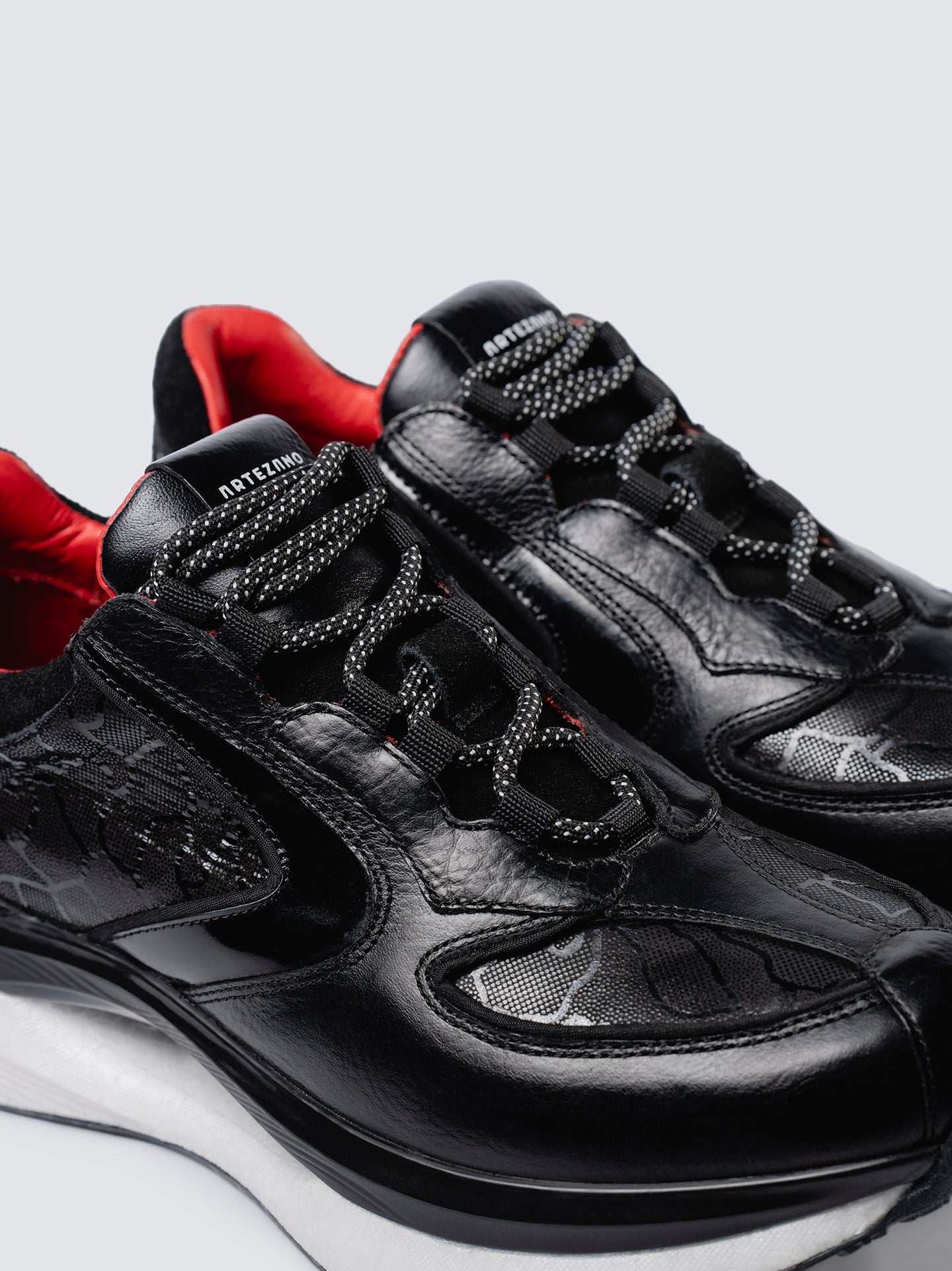 SNEAKER BLACK LABEL - NEGRO ROJO