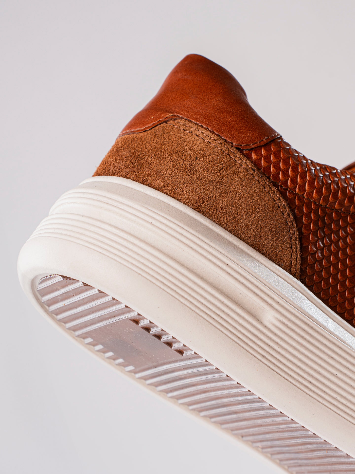 SNEAKERS MAIN - MIEL