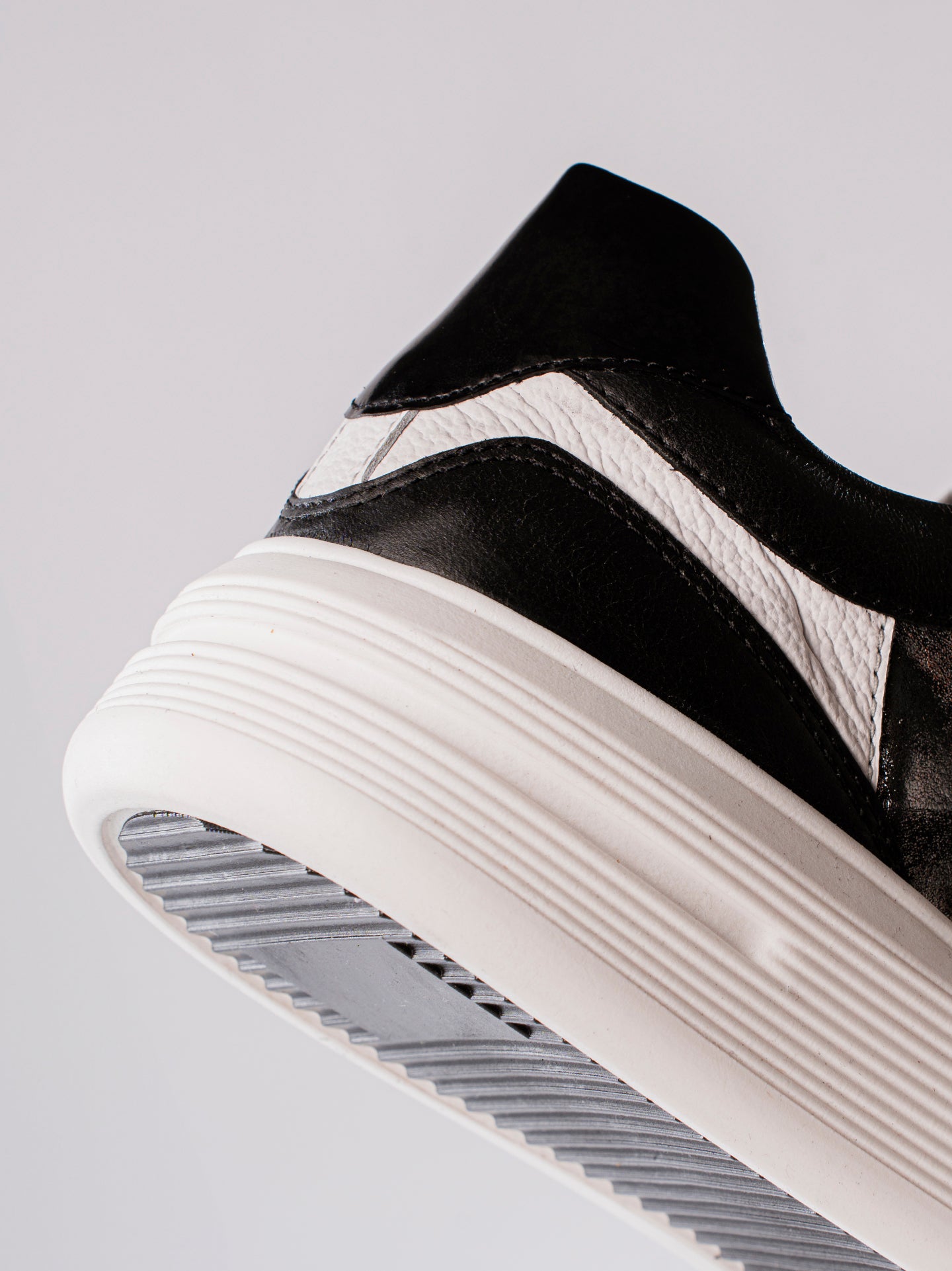 SNEAKERS LUXO - NEGRO BLANCO