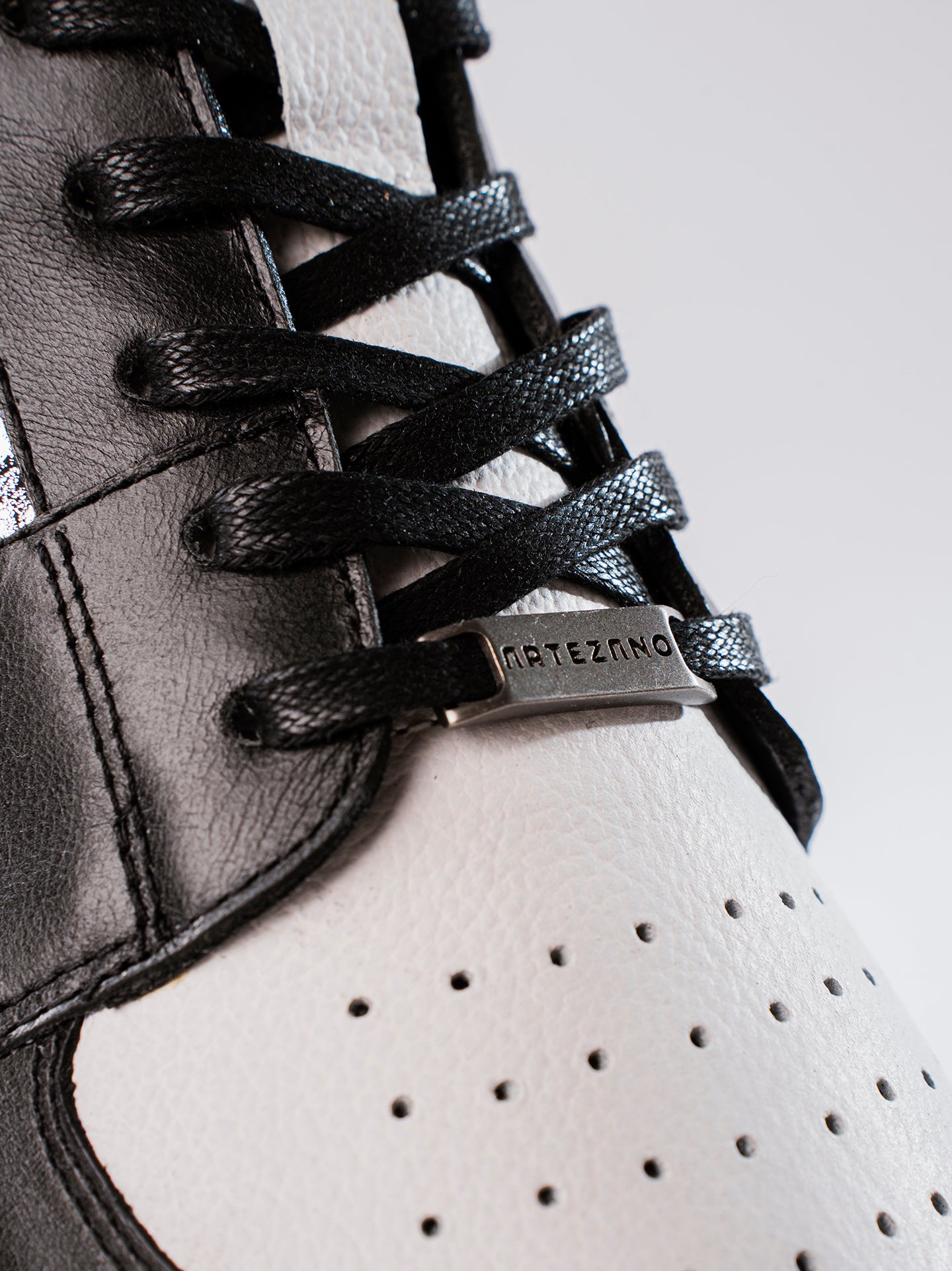 SNEAKERS LUXO - NEGRO BLANCO