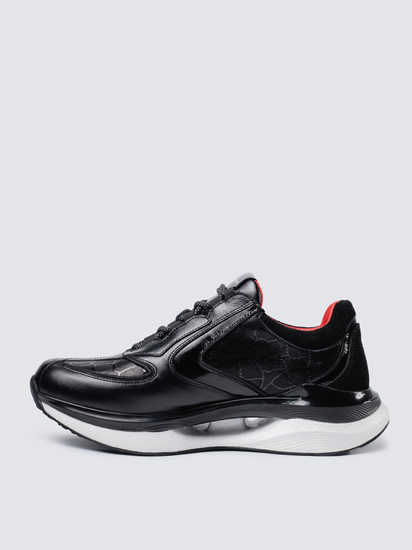 SNEAKER BLACK LABEL - NEGRO ROJO