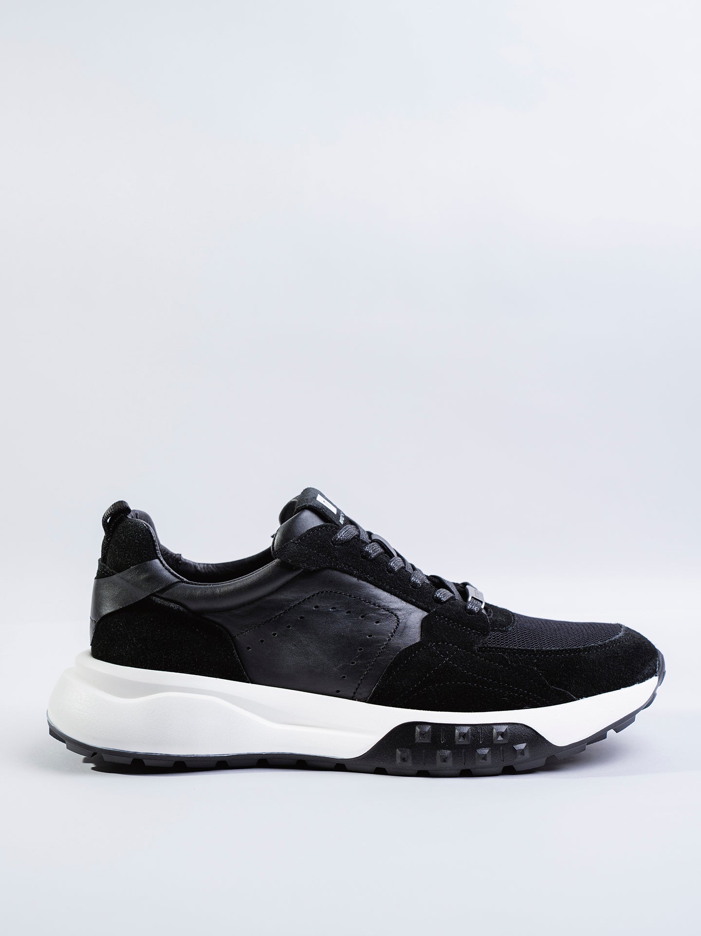 SNEAKER SOFT - NEGRO